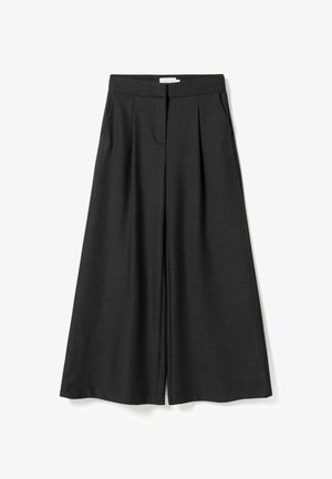 Schwarze, hoch taillierte, weit geschnittene Hose mit Frontfalten und Seitentaschen, aus einem glatt strukturierten Stoff gefertigt.