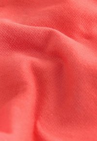 Neizbrano, coral red