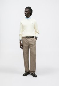 GANT MINI CABLE C NECK - Strickpullover - cream
