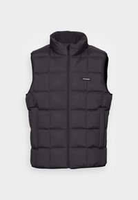 Gilet imbottito nero con colletto alto, dotato di zip frontale e design a quadrati trapuntati. Il materiale è liscio con una finitura opaca.