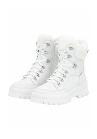 Bottes blanches à la cheville avec doublure en fausse fourrure, œillets en métal et semelles en caoutchouc robustes. Présente un mélange de matériaux lisses et texturés.