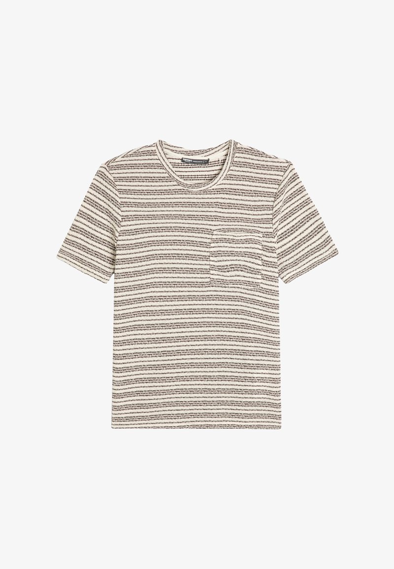 Camiseta de manga corta a rayas en tonos beige y marrón oscuro. Presenta un bolsillo en el pecho, cuello redondo y textura suave.