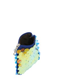 Blå dragkedjeskydd med cirkulära paljetter i gradienter av blått, gult och grönt; foder av svart tyg.