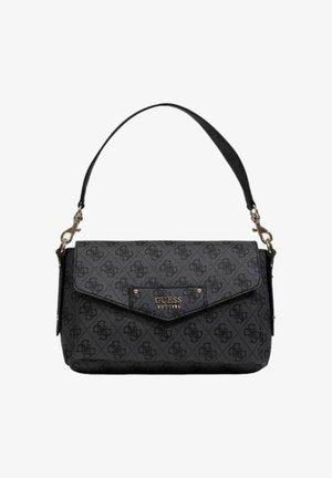 Bolso negro con estampado, cierre de solapa, detalle del logo en dorado y acabado de cuero sintético. Presenta una sola correa y una forma elegante.