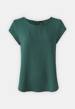 Zelena bluza z gladko teksturo, kratkimi rokavi, okroglim izrezom in zadrgo na hrbtu. Ima sproščen kroj in rahlo zaobljen rob.