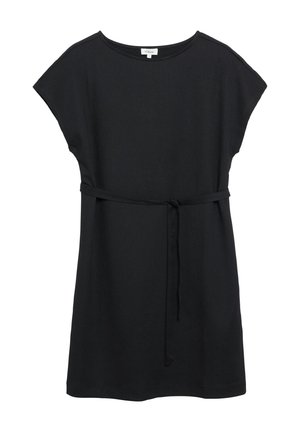Robe noire à manches courtes avec encolure ronde et fine ceinture en tissu nouée à la taille, longueur genou et coupe ample.