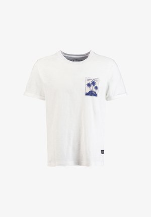 Weißes T-Shirt mit kurzen Ärmeln und einem kleinen blauen Motiv von Palmen sowie dem Schriftzug "Wave Rider" auf der linken Brusttaschenregion.