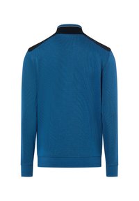 Felpa blu a maniche lunghe con finitura strutturata, caratterizzata da un colletto alto e accenti neri sulle spalle. Polsini e orlo a coste.