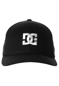 Gorra negra hecha de una mezcla de algodón con un diseño estructurado. Presenta un logo de DC bordado en blanco y una estrella en la parte frontal. Visera curva.