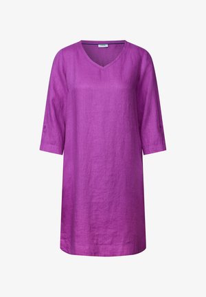 Fialová lněná tunika s V výstřihem a třičtvrtinovými rukávy, která má knoflíkové manžety a volný střih.