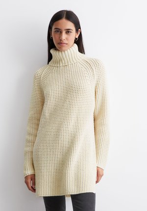 LONGSLEEVE TURTLENECK - Strikkegenser - chalky sand