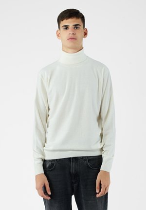 - Sweter