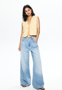PULL&BEAR - FLORAL - Waistcoat - yellow Thumbnail Image 1