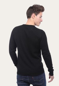 JL De La Tour COL V - Pullover - noir