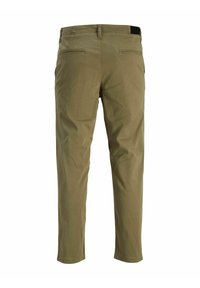 Pantalon décontracté pour hommes en kaki, vu de dos, avec passants de ceinture, deux poches passepoilées et coupe droite.