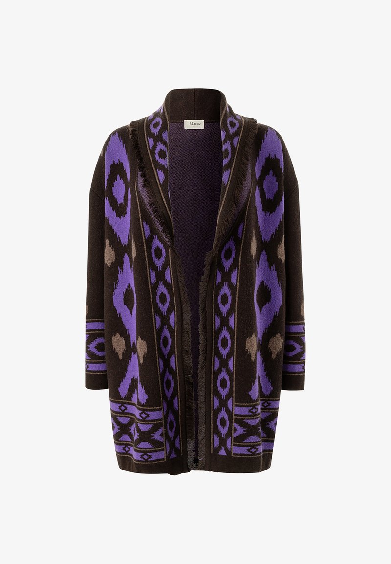 Chal de color marrón con un patrón, acentos en púrpura y gris, con un corte holgado, mangas cortas y bordes deshilachados, hecho de una tela suave.