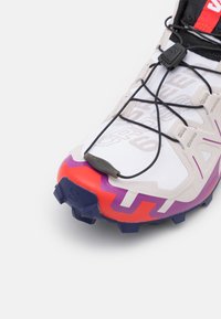 Salomon SPEEDCROSS 6 - Sapatilhas de trail running - white/sparkling grape/fiery red