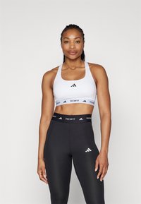 adidas Performance POWERREACT TECHFIT - Sports-BH-er med medium støtte - white