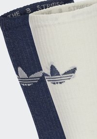adidas Originals TREFOIL PREMIUM CREW 2.0 PAIRS - Ponožky - off white/night indigo