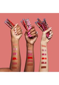 NYX Professional Makeup SHINE LOUD HIGH PIGMENT LIP SHINE - Flytande läppstift - fierce