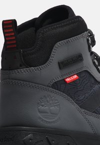 Timberland MOTION 6 CHUKKA - Botines con cordones - castlerock