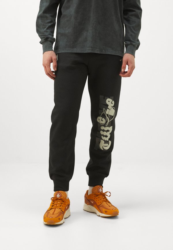 CLUB JOGGER PANT - Tracksuit bottoms2
