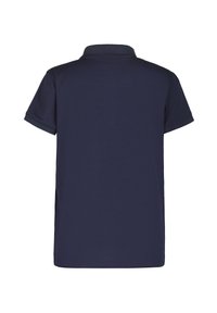 Camisa polo de color azul marino con mangas cortas y cuello acanalado. Textura suave, diseño simple, sin patrones ni acentos visibles.