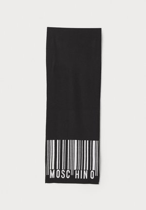 Crna pletena šal s bijelim dizajnom barkoda i riječju "MOSCHINO" na dnu, glatke teksture, pravokutnog oblika.