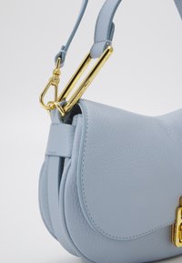Coccinelle MAGIE SOFT - Handbag - mist blue