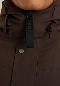 CHASIN' EXPLORER TECH - Zimska jakna - dark brown