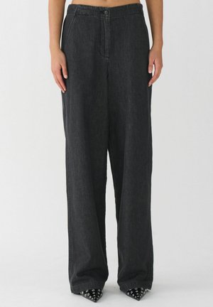 QUEEN CASUAL  - Auduma bikses - black