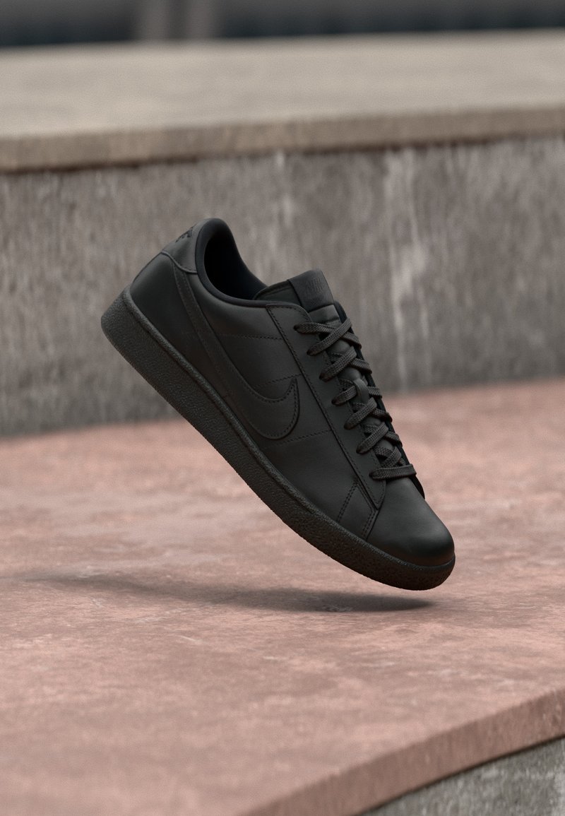 TENNIS CLASSIC black