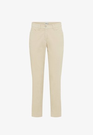Beige slim-fit bukser med forlommer, bæltestropper og knaplukning, præsenteret mod en hvid baggrund.