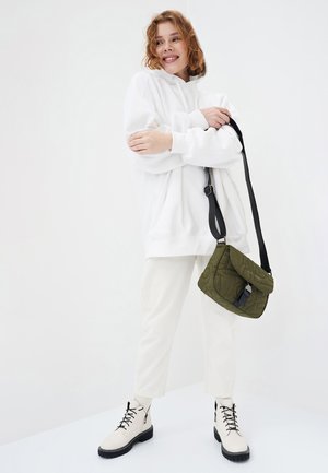 LONDON - Axelremsväska - khaki