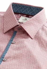 Next TRIMMED REGULAR FIT - Košile - damson pink