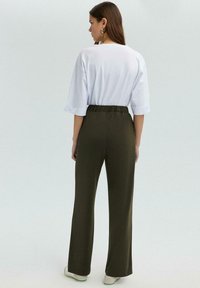 Touché Privé RELAX khaki