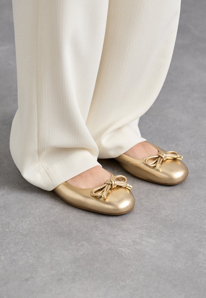 MICHAEL Michael Kors Ballerina’s goudkleurig MICHAEL Michael Kors Ballerina’s goudkleurig