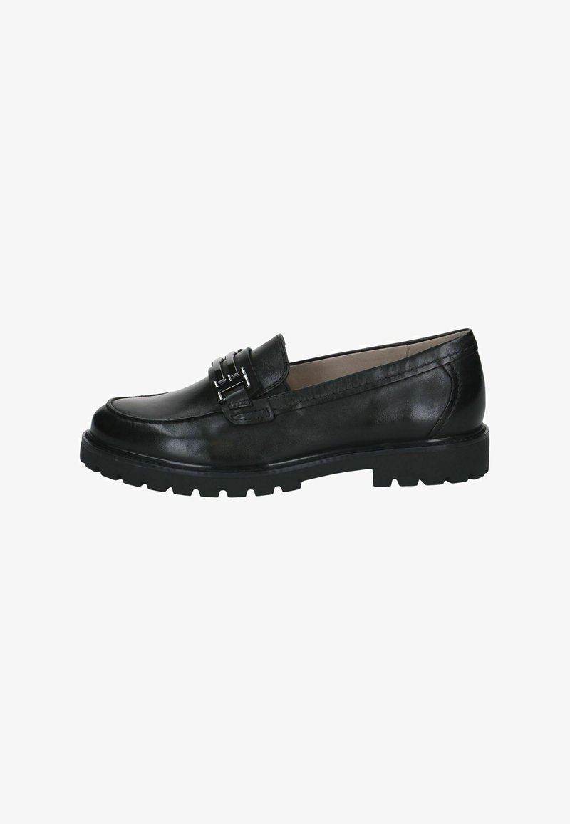 Mocassin en cuir noir avec semelle épaisse à crampons et détail décoratif avec boucle argentée sur le dessus.