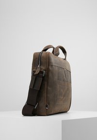 Strellson HUNTER - Aktovka - dark brown