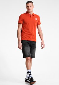 Pier One Pikeepaita - orange