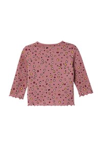 Meisjes lange mouw mauve top met golvende randen, voorzien van een kleurrijke hart- en bloemenprint.