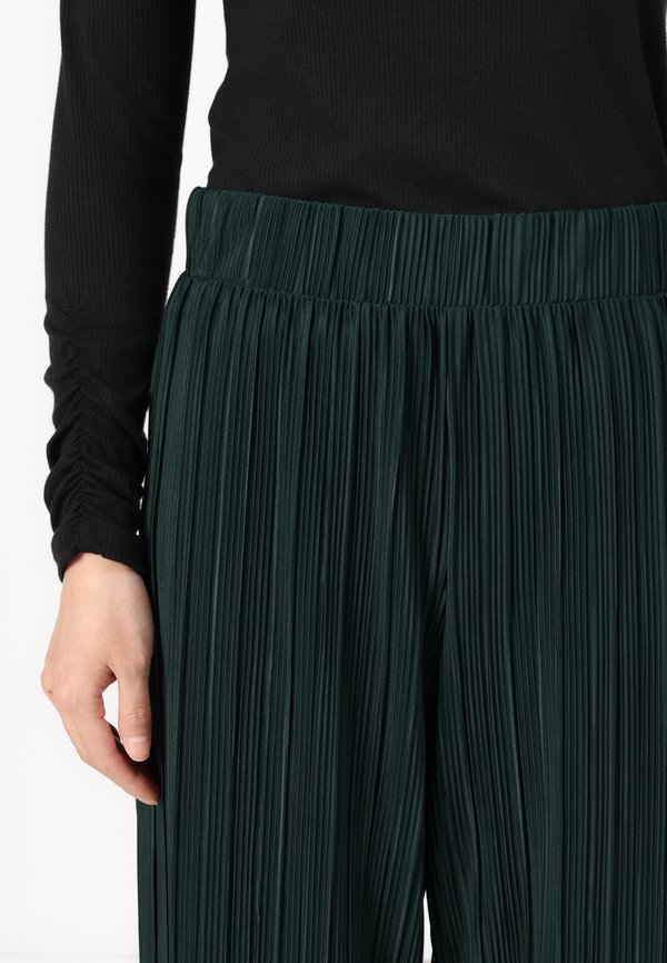 ONLRAVENNA PANT  - Trousers - scarab2