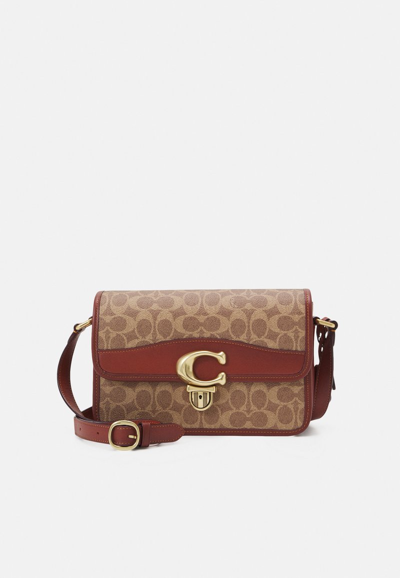 Coach COATED SIGNATURE STUDIO SHOULDER BAG Bolso de mano tan/rust