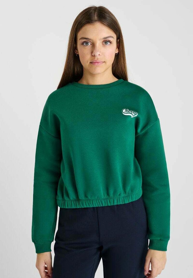 Groene cropped sweatshirts met een ronde halslijn, geribbelde manchetten en een klein wit "kers" logo op de linkerkant van de borst. Zacht, textuurstof.