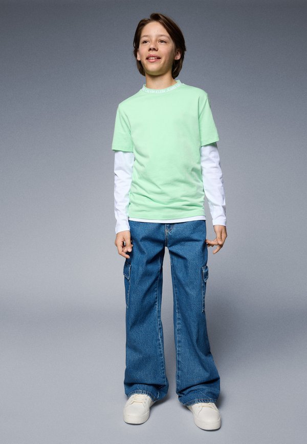 EXCLUSIVE  INTARSIA LOGO UNISEX - Print T-shirt2