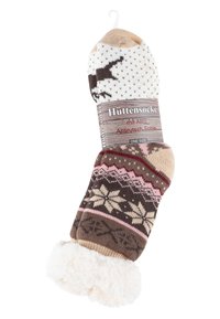 Calze da cabin in maglia beige, bianche e marroni, con un motivo a fiocco di neve, un risvolto bianco peloso e punti di gomma sulla suola per una migliore aderenza.