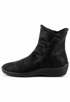 L19 - Classic ankle boots -  black
