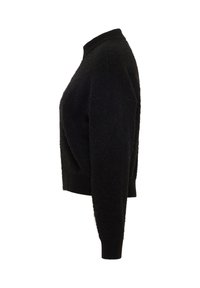 Pull noir à finition texturée, design court, avec encolure et poignets côtelés. Présente une coupe décontractée et des manches longues.