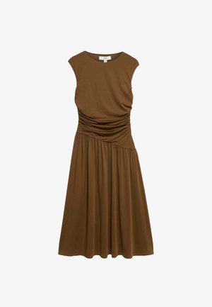 Brown sleeveless dress, made of soft fabric, featuring gathered details at the waist and a flowing skirt. Round neckline and knee-length.