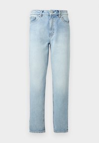 Απαλά γαλάζια τζιν παντελόνια με ίσια γραμμή, εμπρόσθιες τσέπες, θηλιές για ζώνη και κούμπωμα με κουμπί. Ελαφρύ ξεθώριασμα στους μηρούς και στα γόνατα.